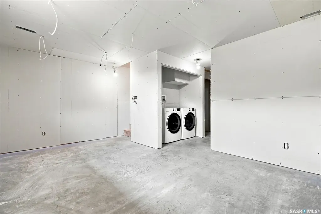 810 Hampton Circle Saskatoon SK S7R 0K1