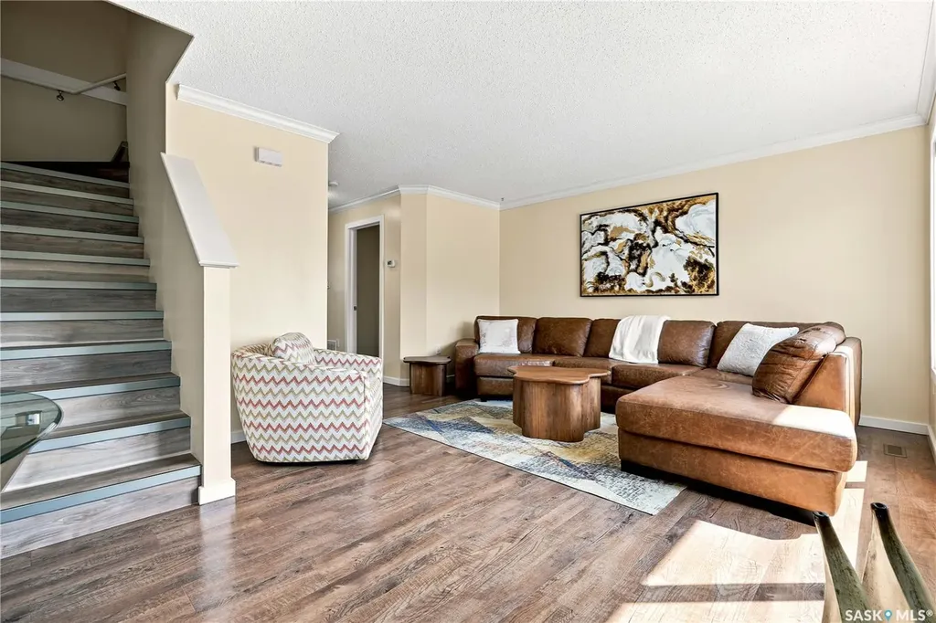 810 Hampton Circle Saskatoon SK S7R 0K1