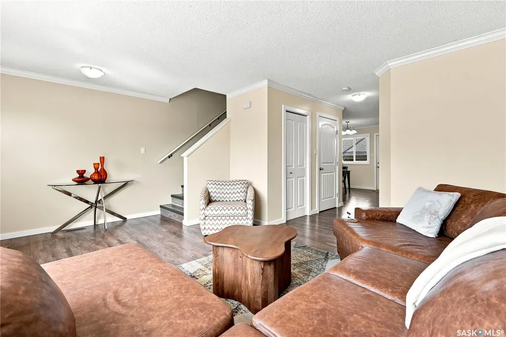 810 Hampton Circle Saskatoon SK S7R 0K1