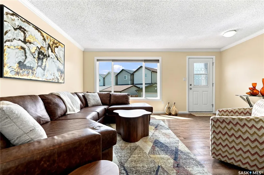 810 Hampton Circle Saskatoon SK S7R 0K1