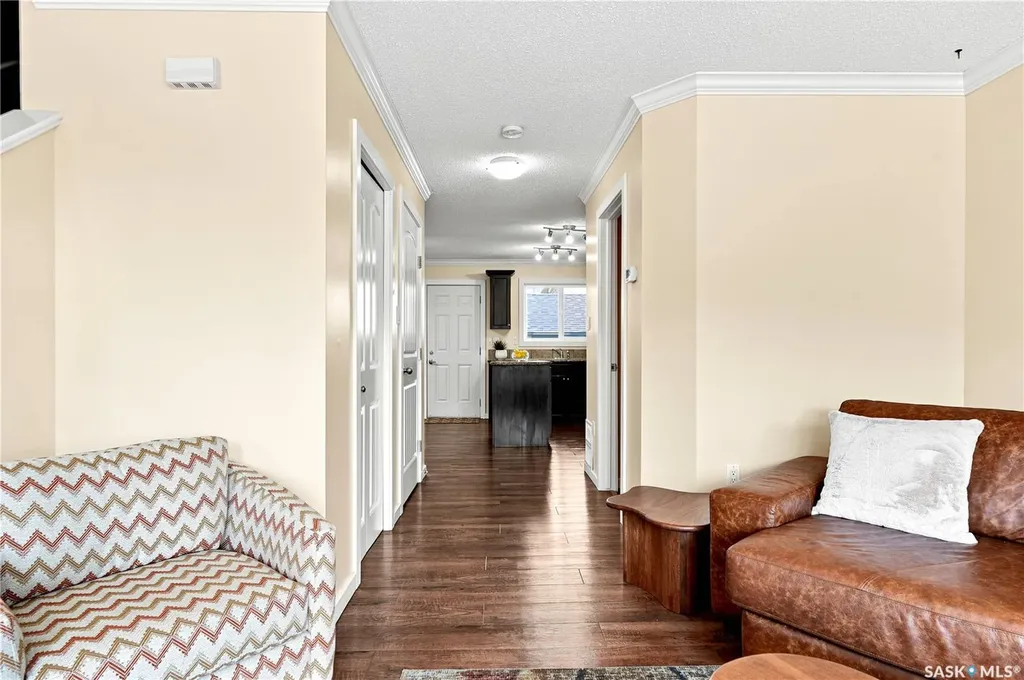 810 Hampton Circle Saskatoon SK S7R 0K1
