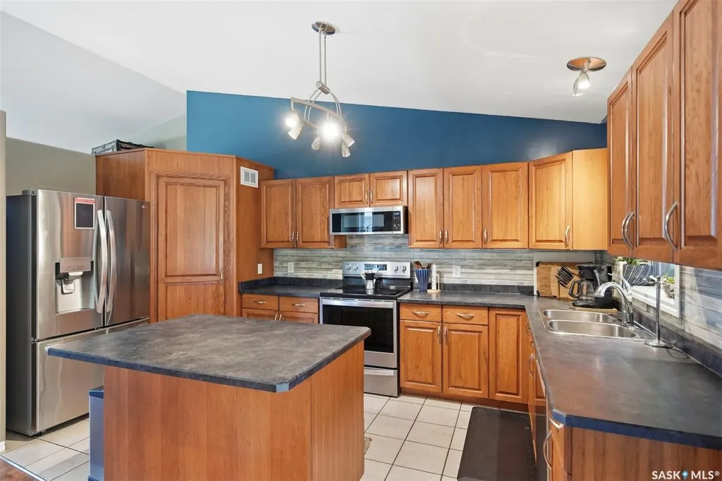 612 Giesbrecht Court Martensville SK S0K 2T2
