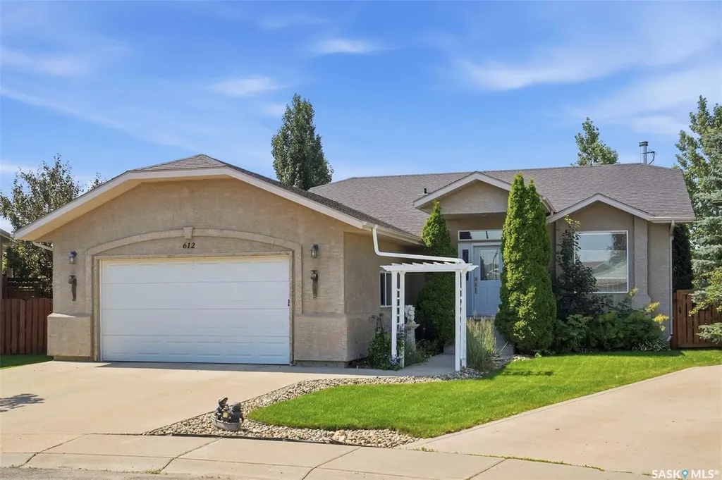 612 Giesbrecht Court Martensville SK S0K 2T2