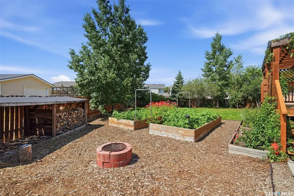 612 Giesbrecht Court Martensville SK S0K 2T2