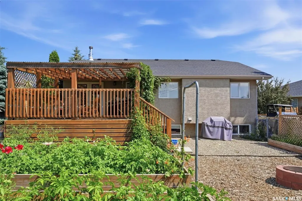 612 Giesbrecht Court Martensville SK S0K 2T2