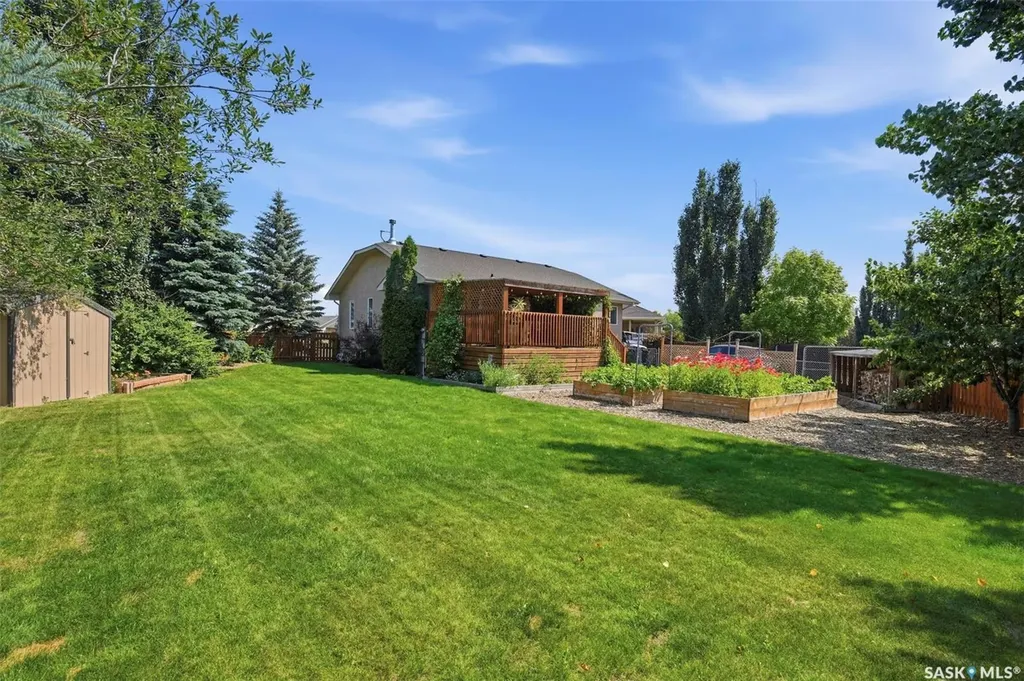 612 Giesbrecht Court Martensville SK S0K 2T2