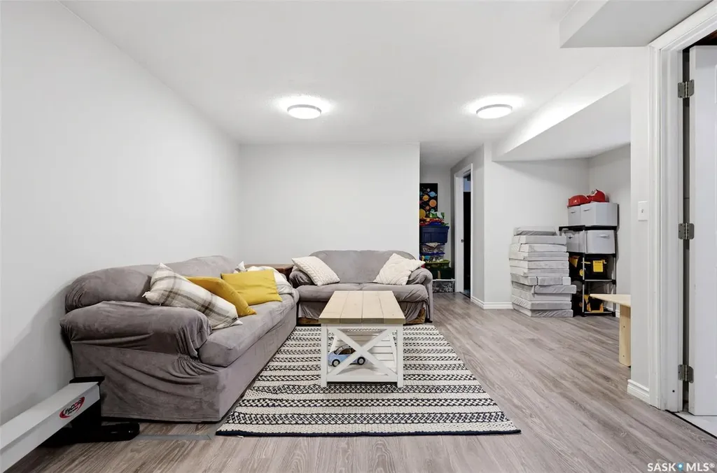 614 3rd Avenue Pilot Butte SK S0G 3Z0
