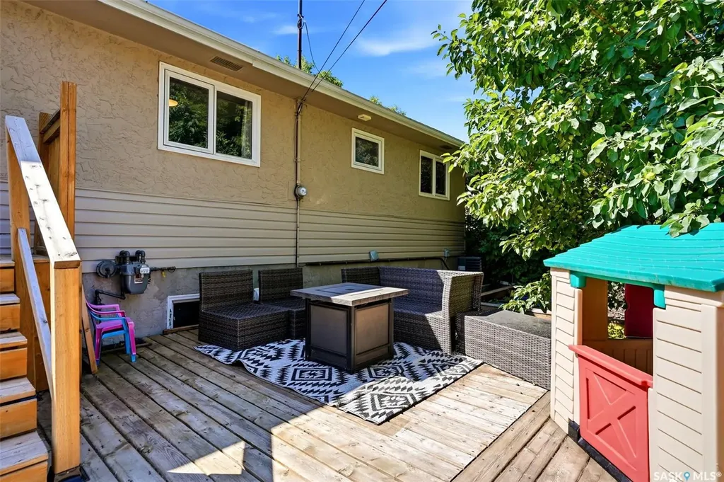 614 3rd Avenue Pilot Butte SK S0G 3Z0