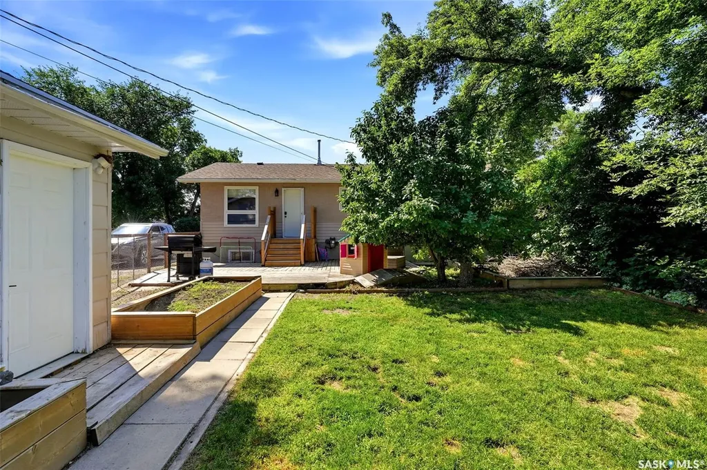 614 3rd Avenue Pilot Butte SK S0G 3Z0