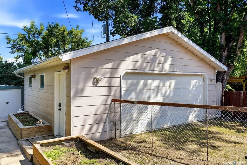 614 3rd Avenue Pilot Butte SK S0G 3Z0