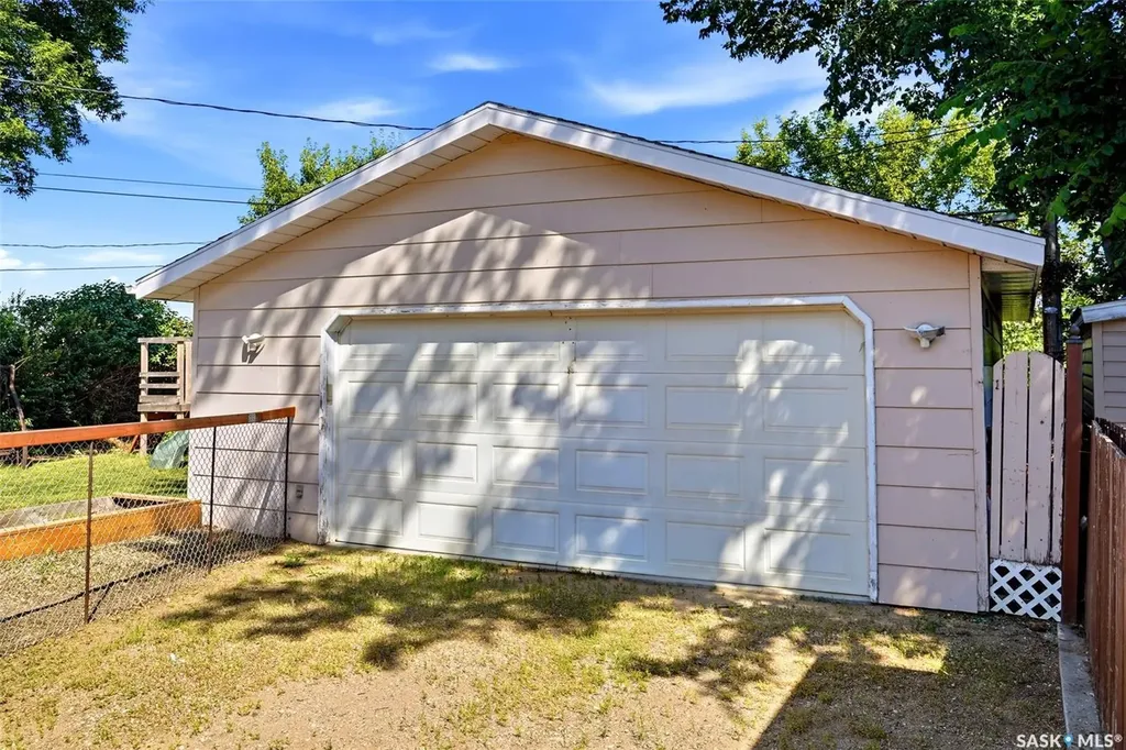 614 3rd Avenue Pilot Butte SK S0G 3Z0