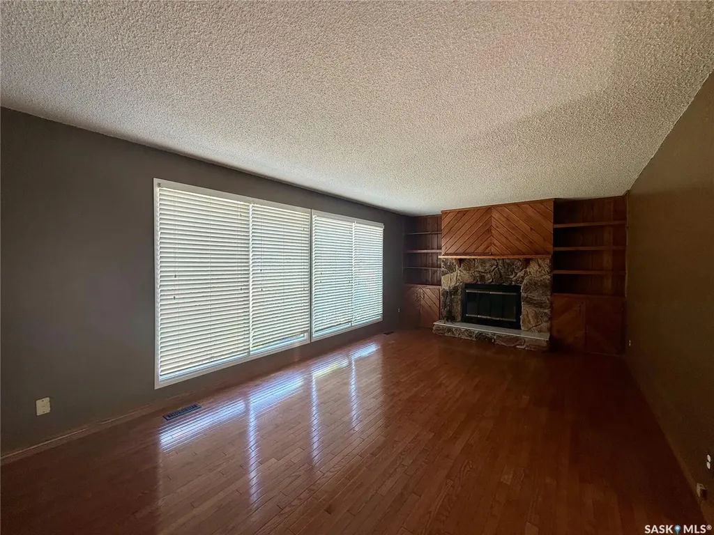 305 2nd Avenue E Kindersley SK S0L 1S0