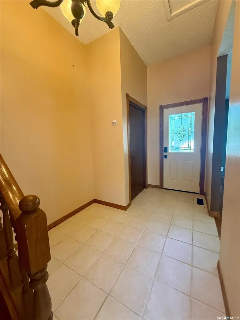 305 2nd Avenue E Kindersley SK S0L 1S0