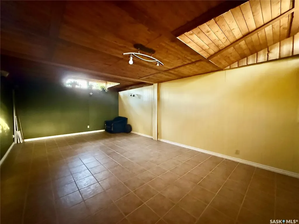 305 2nd Avenue E Kindersley SK S0L 1S0