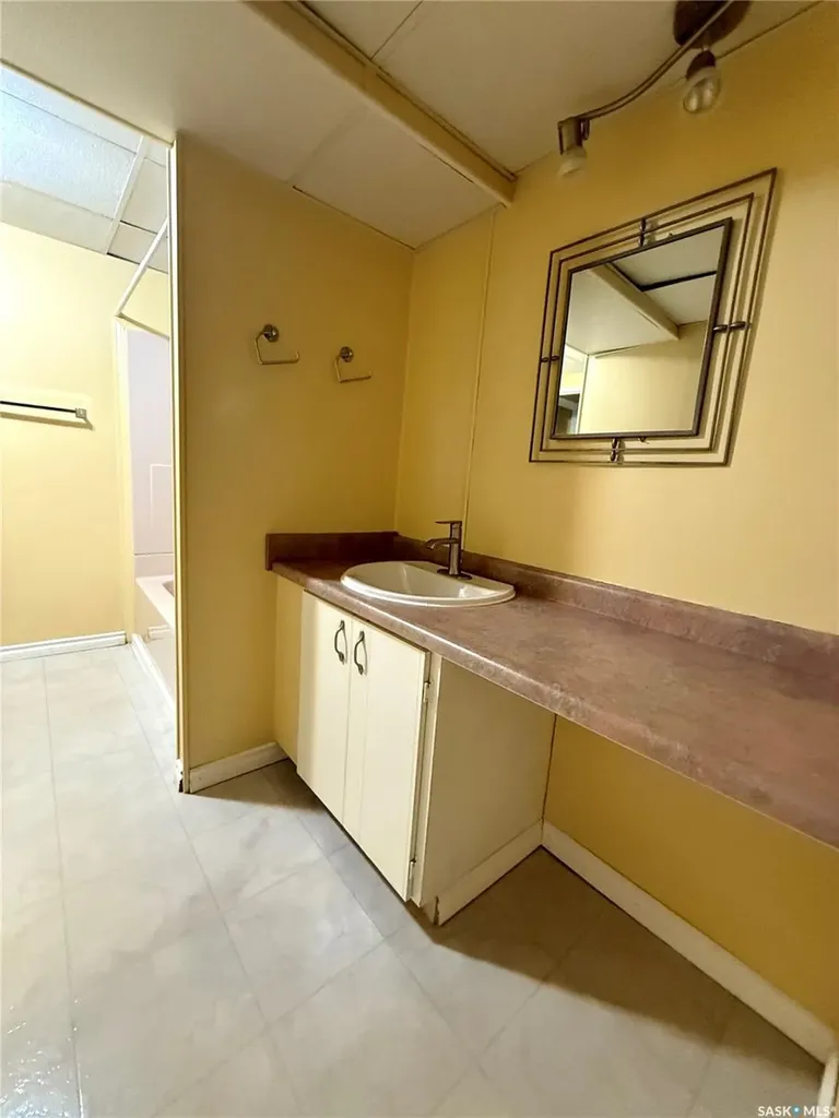 305 2nd Avenue E Kindersley SK S0L 1S0