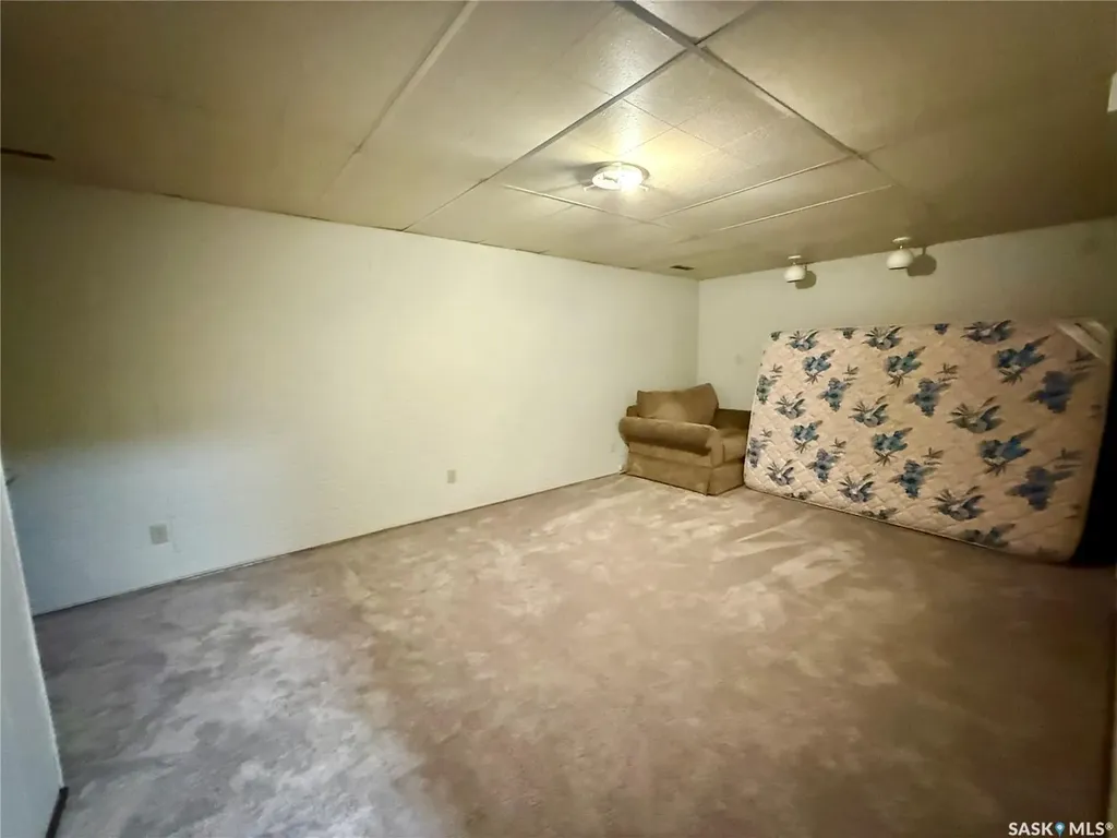 305 2nd Avenue E Kindersley SK S0L 1S0