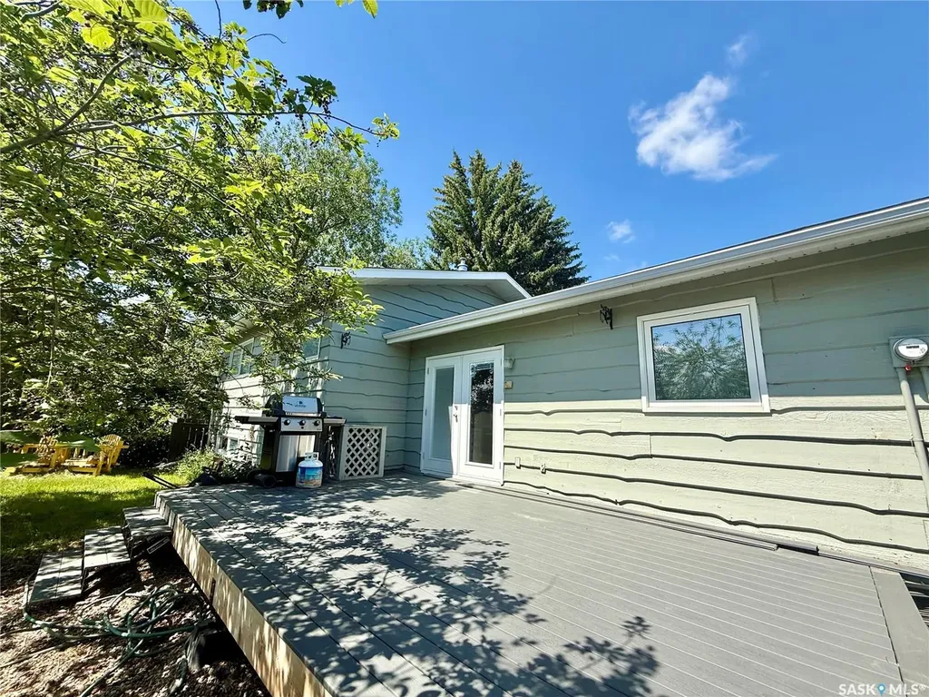 305 2nd Avenue E Kindersley SK S0L 1S0