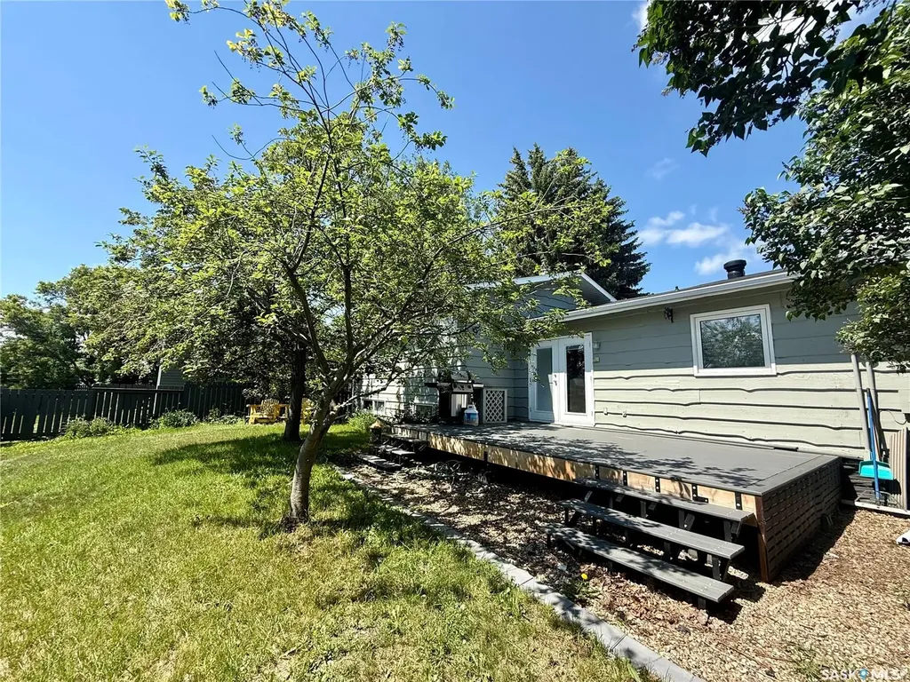 305 2nd Avenue E Kindersley SK S0L 1S0