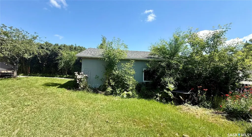 305 2nd Avenue E Kindersley SK S0L 1S0