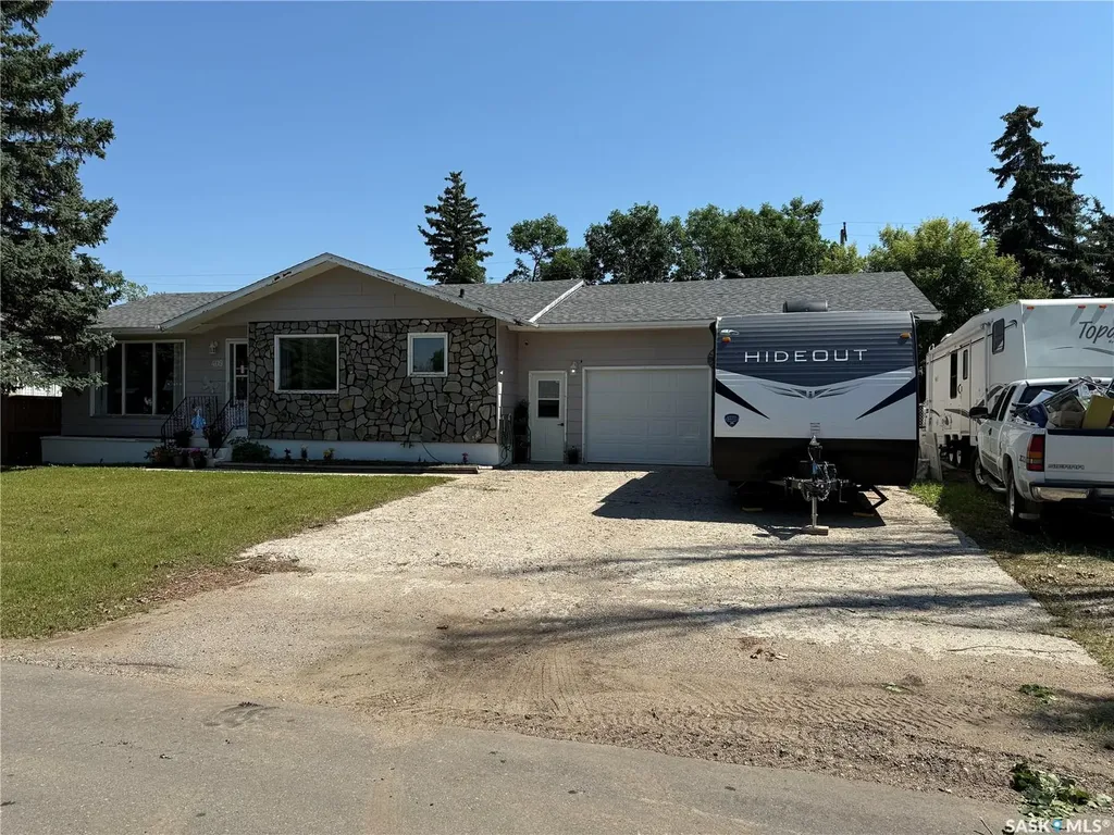 409 Mckay Street Radville SK S0C 2G0
