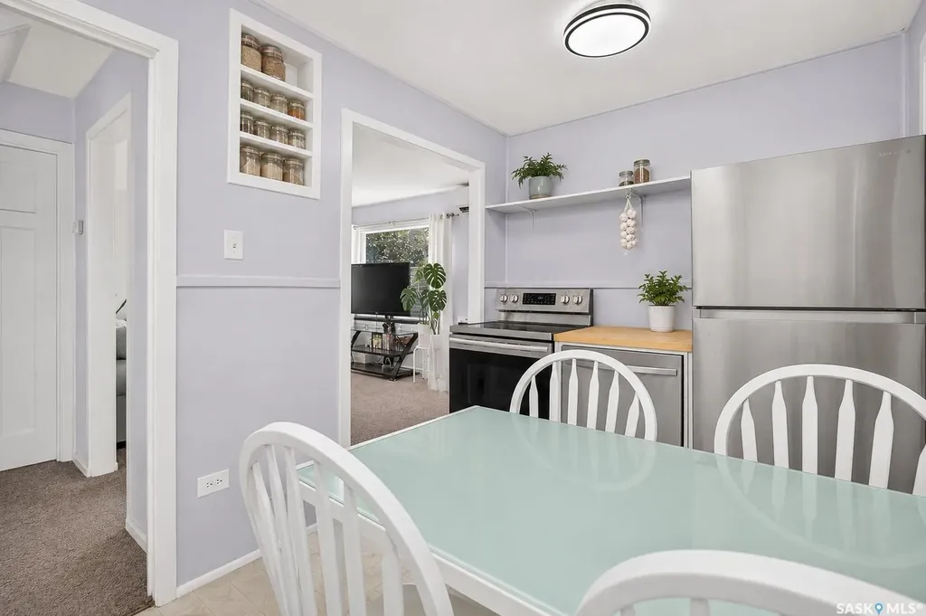 811 4th Avenue NW Moose Jaw SK S6H 3W8