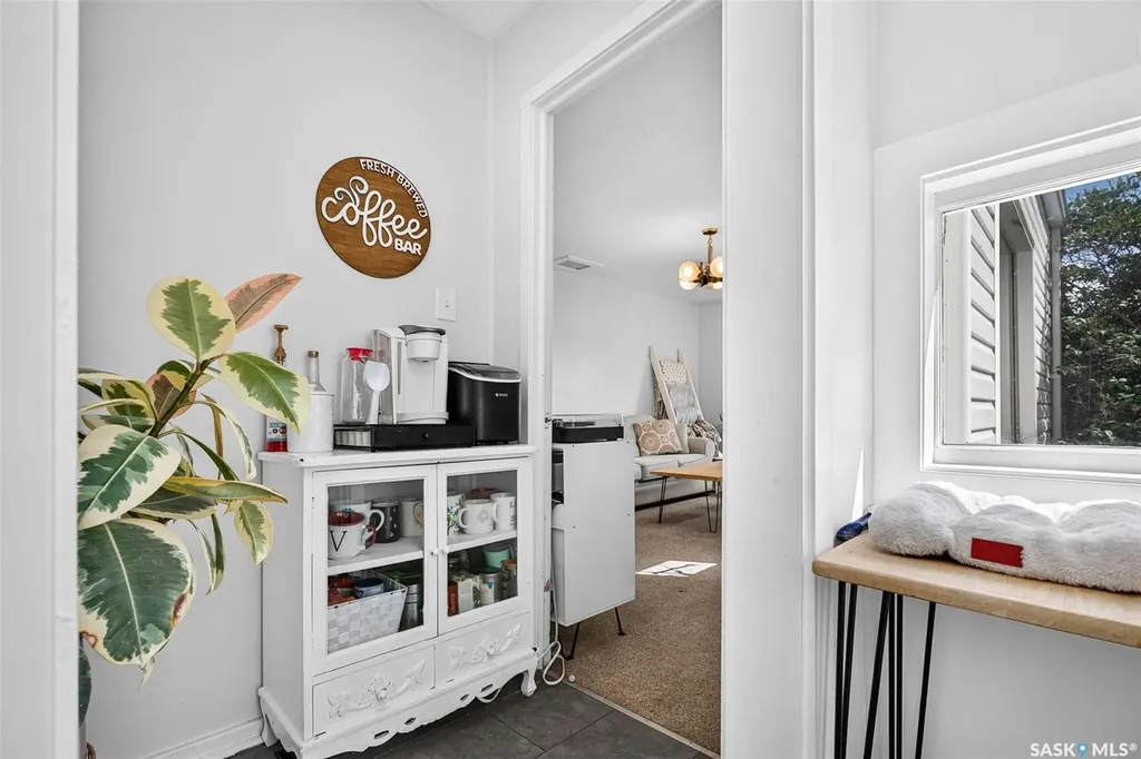 811 4th Avenue NW Moose Jaw SK S6H 3W8