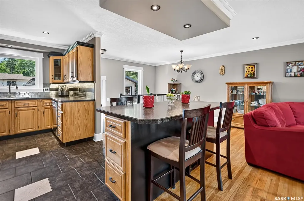 937 Grace Street Moose Jaw SK S6H 3B9