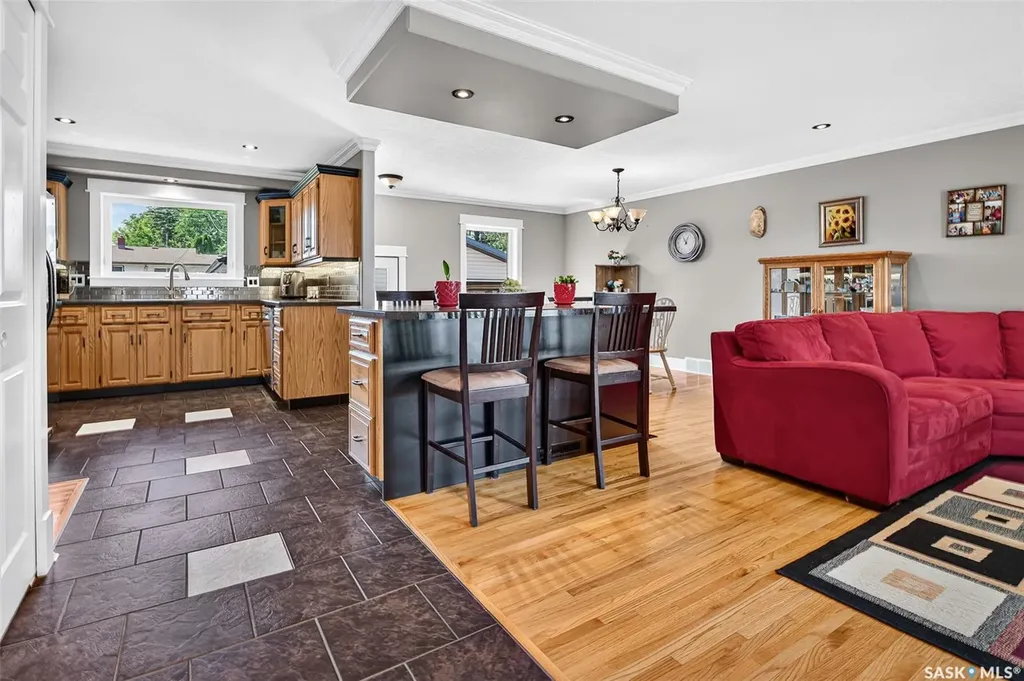 937 Grace Street Moose Jaw SK S6H 3B9