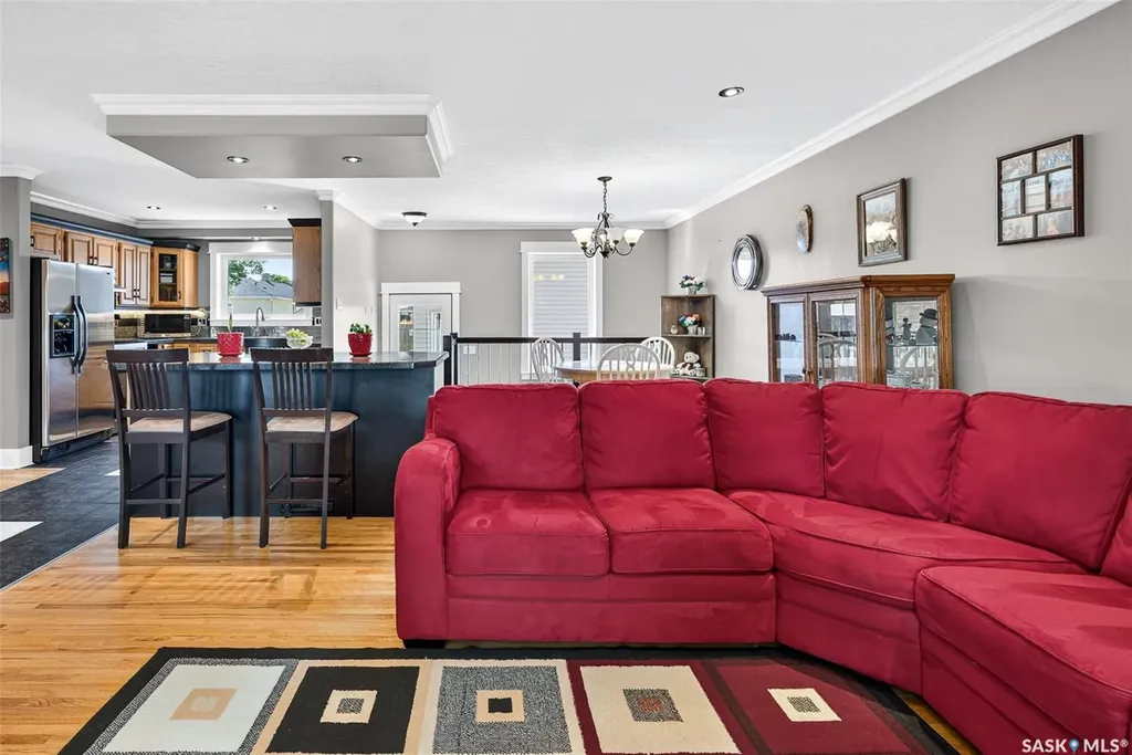 937 Grace Street Moose Jaw SK S6H 3B9