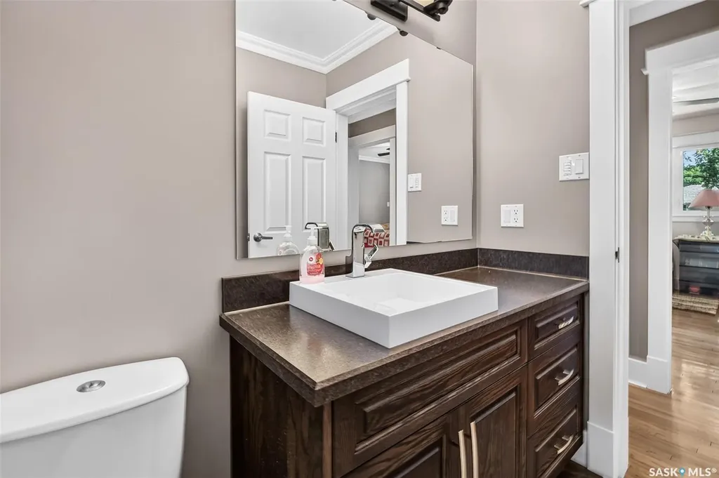 937 Grace Street Moose Jaw SK S6H 3B9