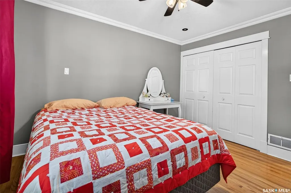 937 Grace Street Moose Jaw SK S6H 3B9