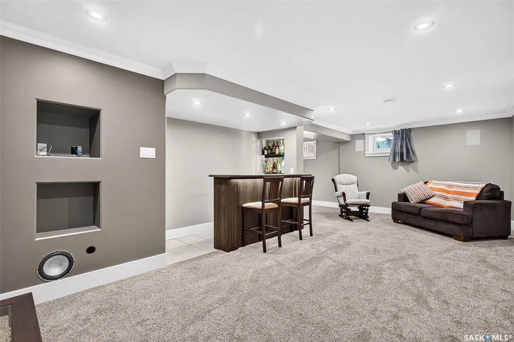 937 Grace Street Moose Jaw SK S6H 3B9