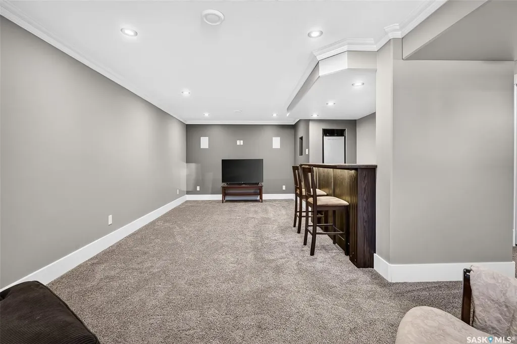 937 Grace Street Moose Jaw SK S6H 3B9