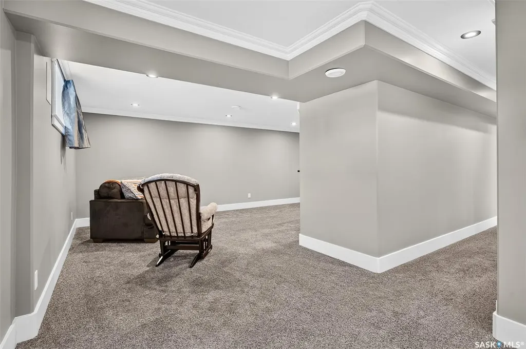 937 Grace Street Moose Jaw SK S6H 3B9