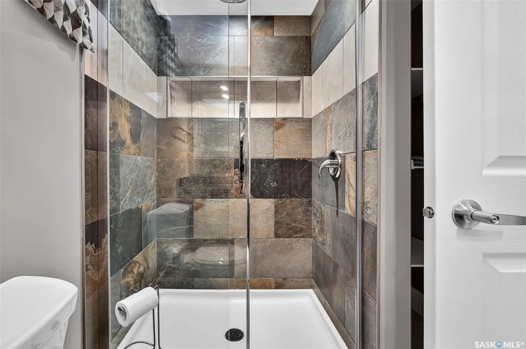 937 Grace Street Moose Jaw SK S6H 3B9