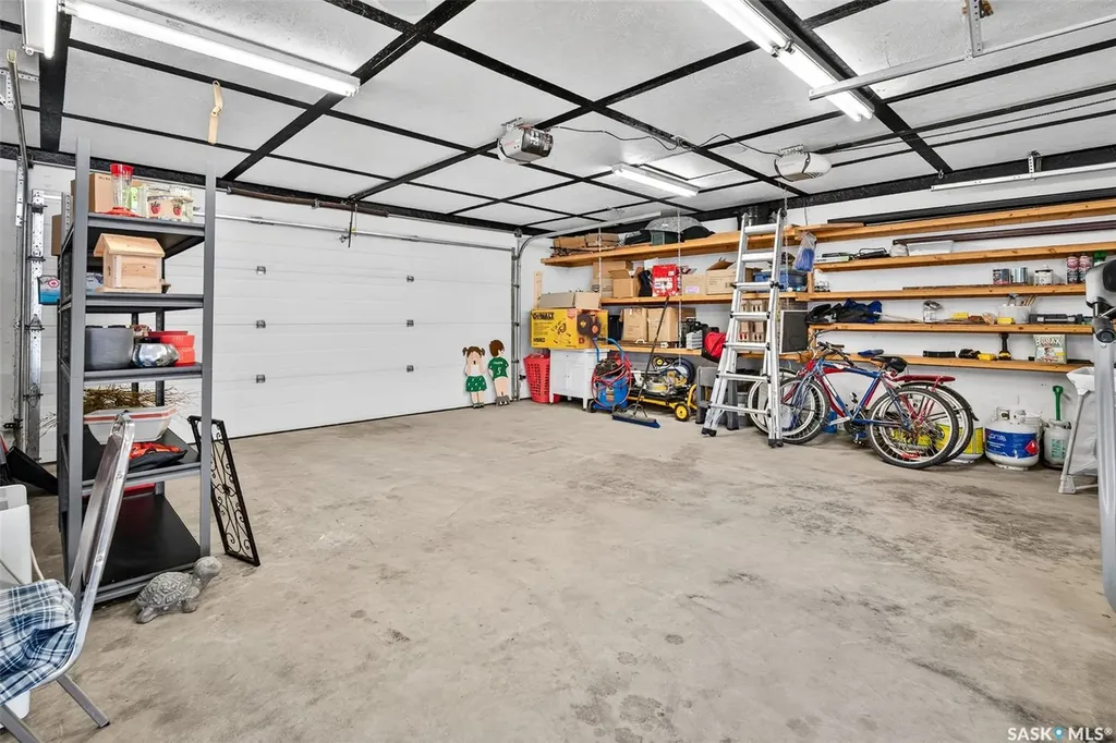 937 Grace Street Moose Jaw SK S6H 3B9