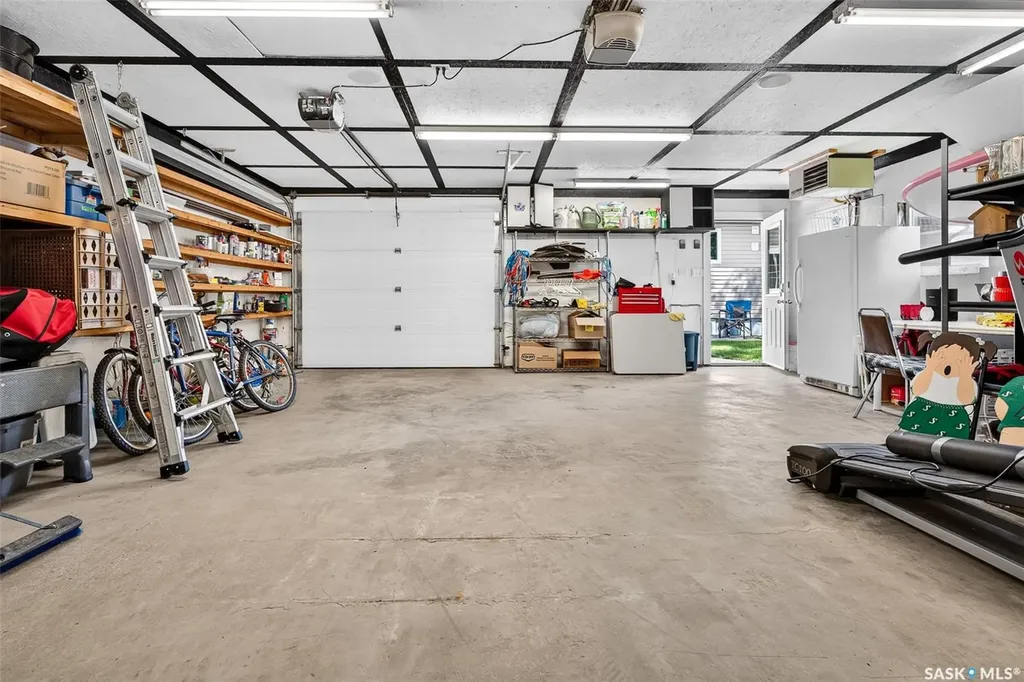 937 Grace Street Moose Jaw SK S6H 3B9