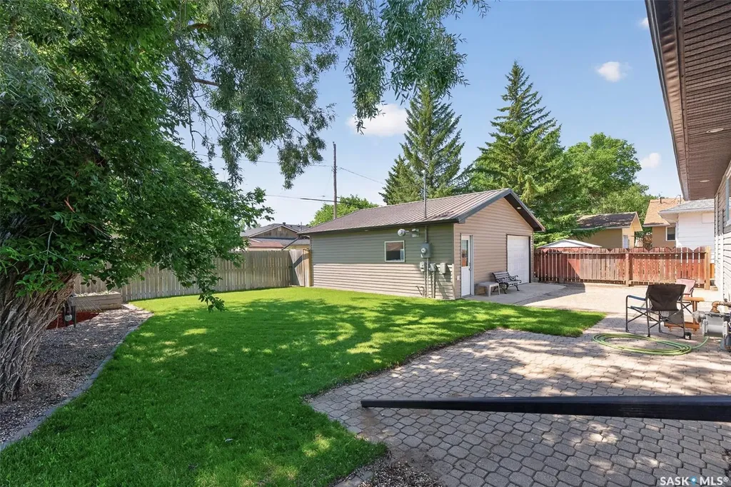 937 Grace Street Moose Jaw SK S6H 3B9