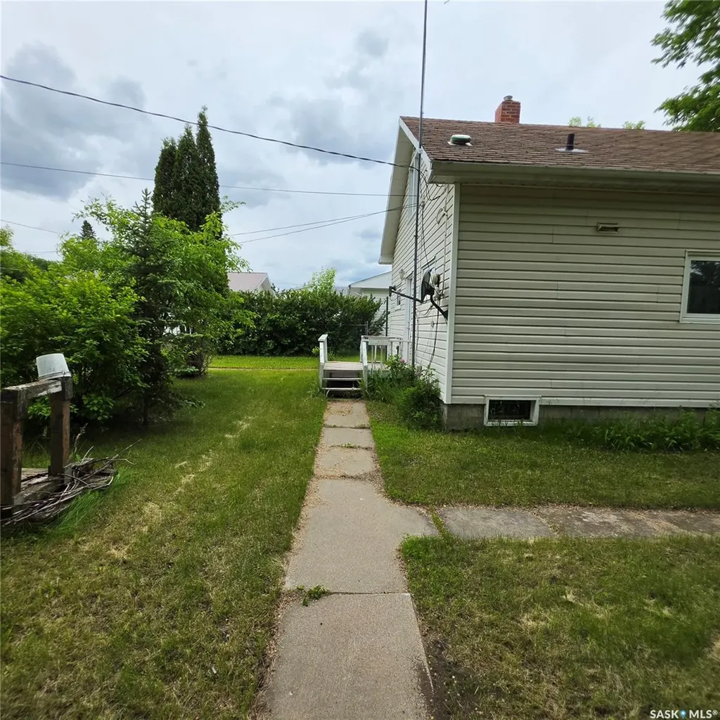 247 2nd Avenue NE Preeceville SK S0A 3B0