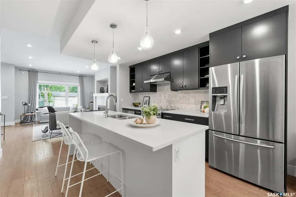 1513 Prince Of Wales Avenue Saskatoon SK S7K 3E1