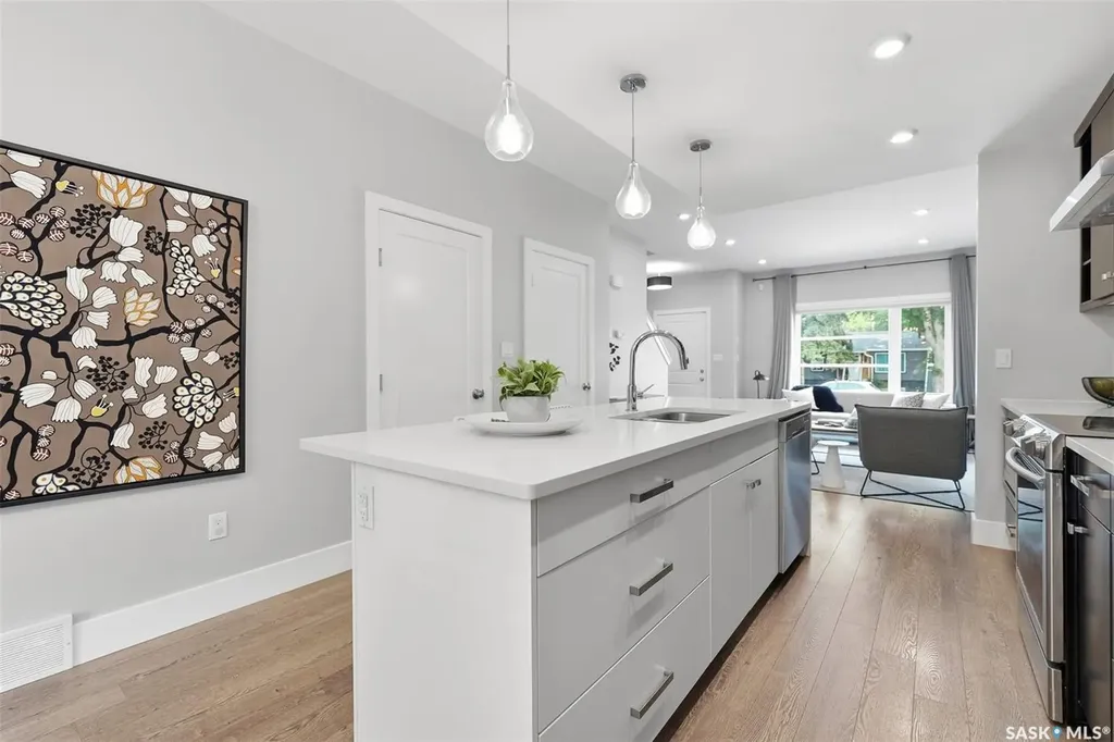 1513 Prince Of Wales Avenue Saskatoon SK S7K 3E1