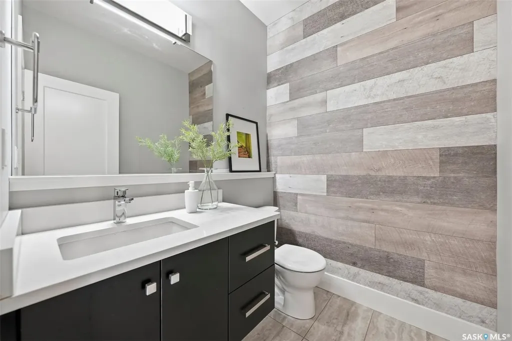 1513 Prince Of Wales Avenue Saskatoon SK S7K 3E1