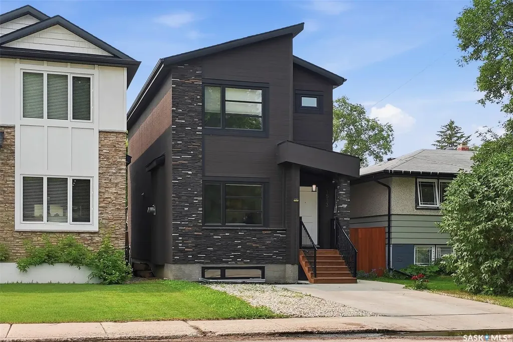 1513 Prince Of Wales Avenue Saskatoon SK S7K 3E1