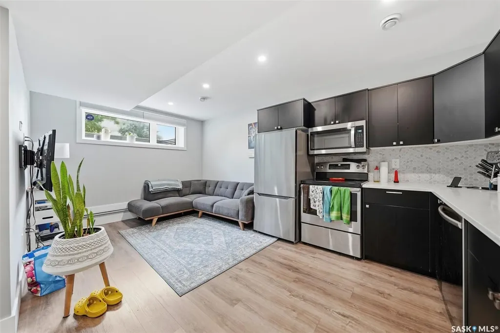 1513 Prince Of Wales Avenue Saskatoon SK S7K 3E1