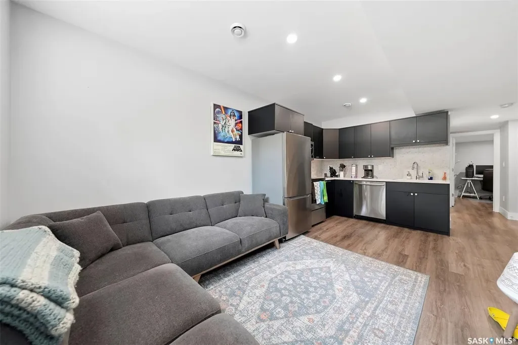 1513 Prince Of Wales Avenue Saskatoon SK S7K 3E1