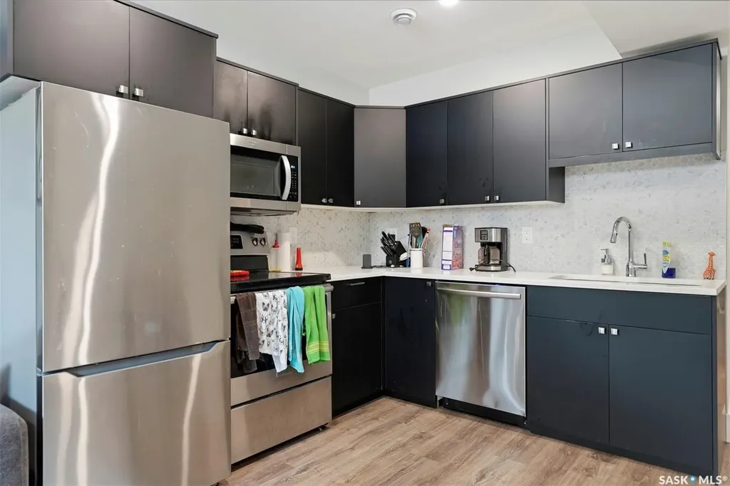 1513 Prince Of Wales Avenue Saskatoon SK S7K 3E1