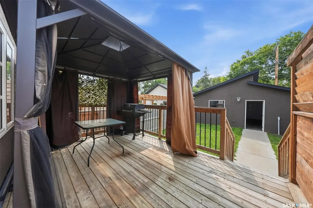 1513 Prince Of Wales Avenue Saskatoon SK S7K 3E1