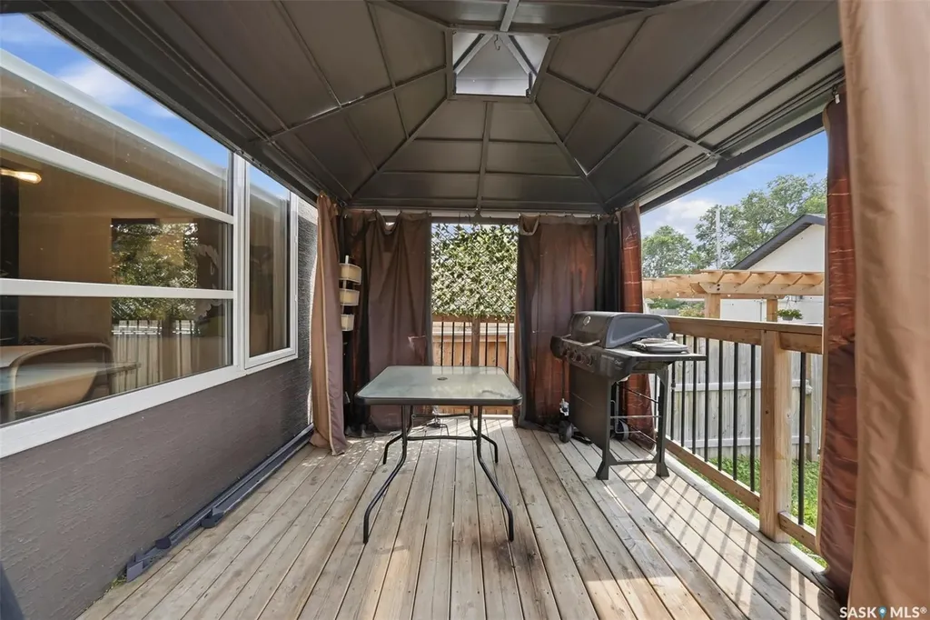 1513 Prince Of Wales Avenue Saskatoon SK S7K 3E1