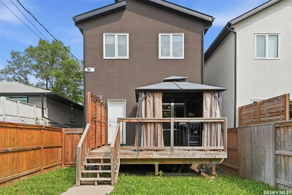 1513 Prince Of Wales Avenue Saskatoon SK S7K 3E1
