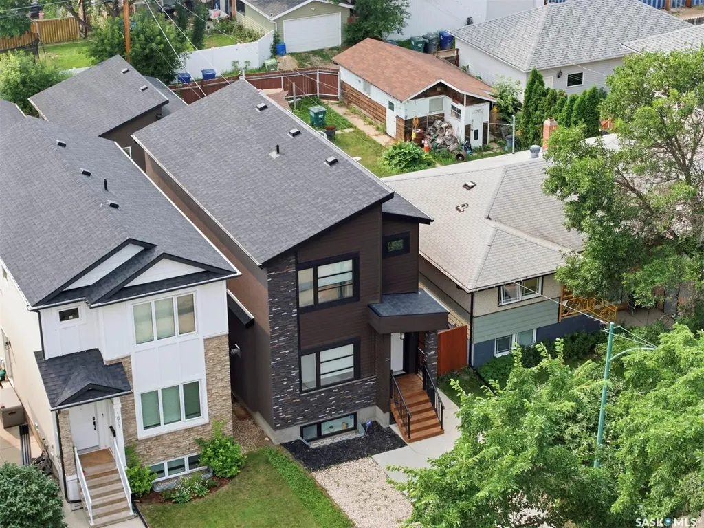 1513 Prince Of Wales Avenue Saskatoon SK S7K 3E1
